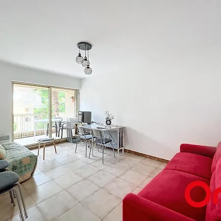 Apartment Spacieux 2 Pieces Avec Piscine, Terrasse Et Parking, Proche Plages Et Commodites - Garavan - Fr-1-647-38 *