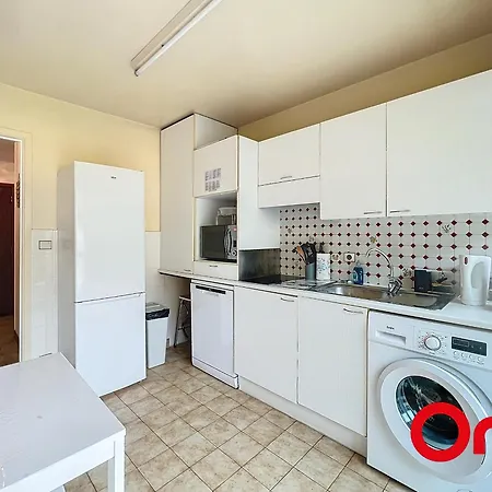 Spacieux 2 Pièces Avec Piscine, Terrasse Et Parking, Proche Plages Et Commodités - Garavan - Fr-1-647-38 Appartement *